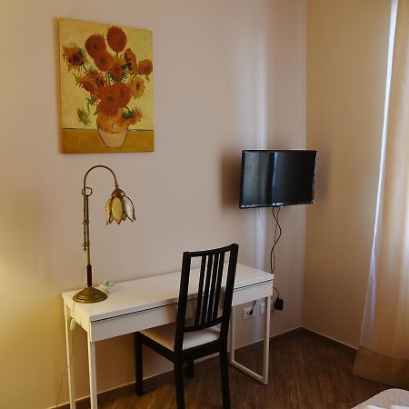 Fabio Guest House Deluxe ローマ エクステリア 写真